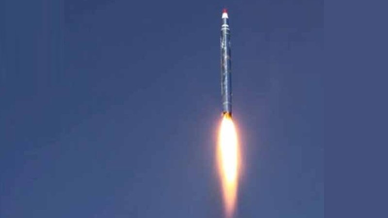 Jemens Streitkräfte greifen erneut Gebiete in saudischer Provinz "Asir" mit Raketen an