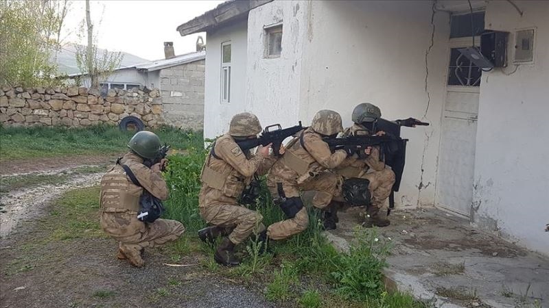 Türkiye'de 29 ilde terör operasyonu: 418 gözaltı
