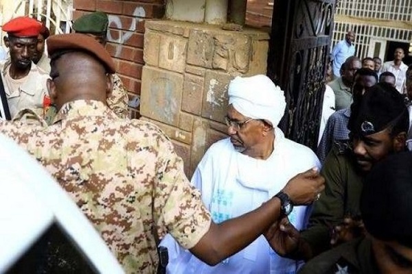 Umar Albashir Ya Gurfana A Gaban kotu