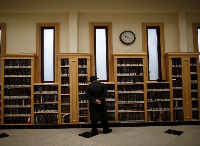 فضيحة تهز نيويورك..اعتداءات جنسية من قبل "معلم ومدير" بمدرسة!!