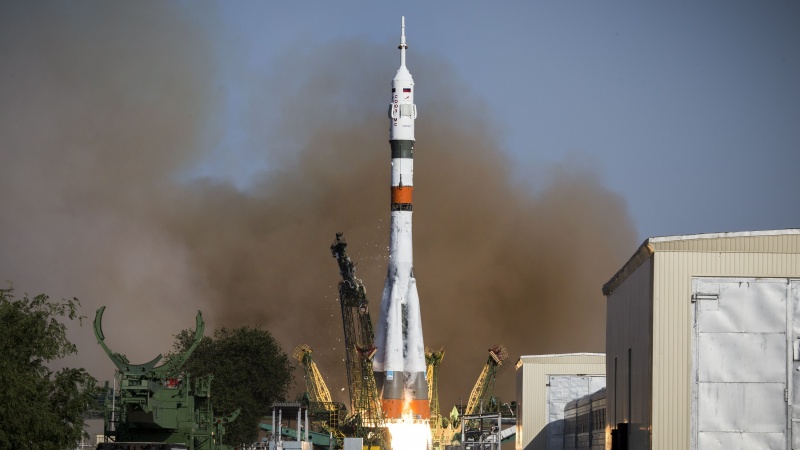 Русийа илк инсанабәнзәр роботу космоса ҝөндәриб