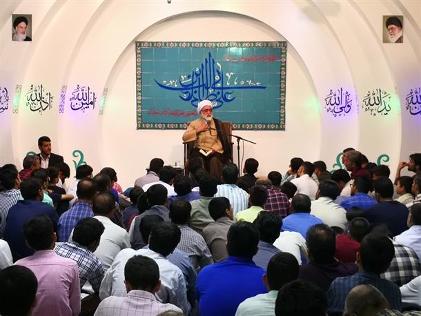 غدیر کا پیغام اسلامی معاشرے کے لئےعزت، خود مختاری اور مودت کا پیغام ہے : متولی آستان قدس 