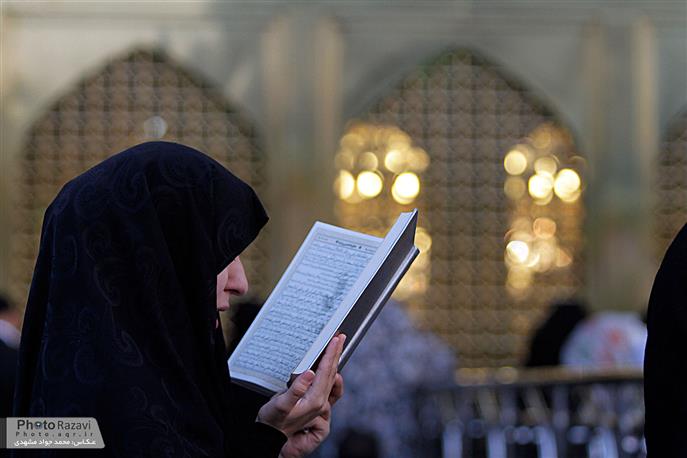رومانیہ کی نوجوان خاتون نے حرم مطہر رضوی میں حاضر ہو کر اسلام قبول کر لیا