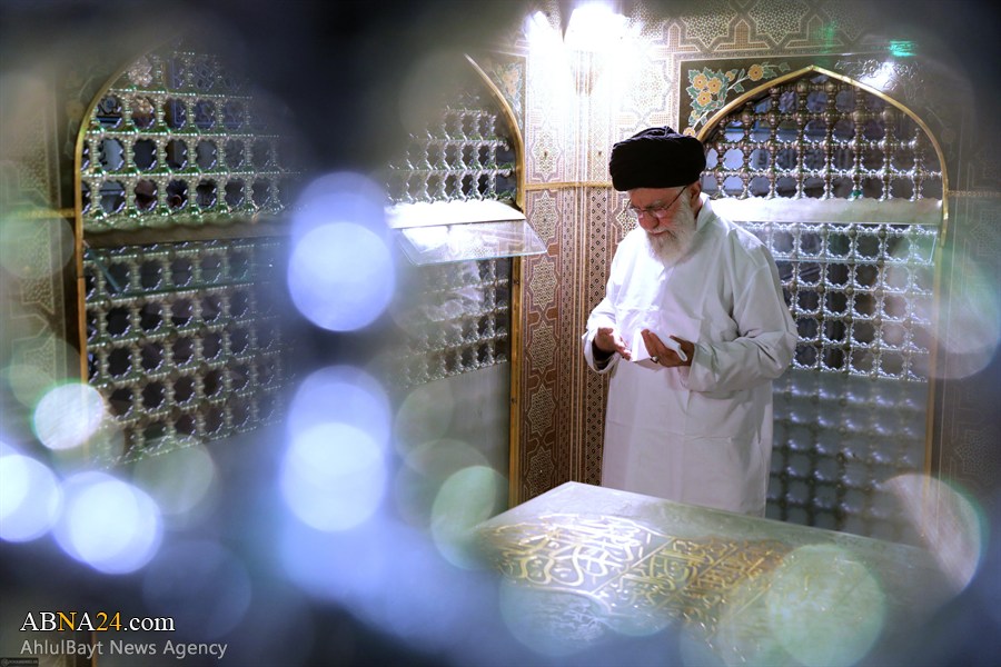 Photos: Ayatollah Khamenei attended ceremony of cleaning Shrine of Imam Reza (a.s)