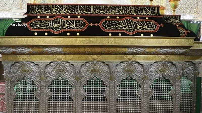 İmam Hüseyin -as- zarihi karalara büründü
