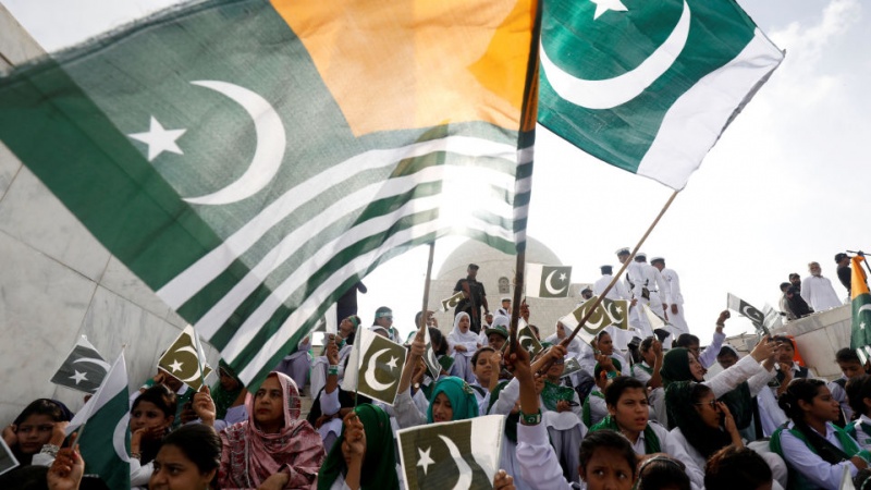 Pakistan'dan Keşmir uyarısı: Nükleer silahı bulunan iki devlet askeri çatışmaya daha da yaklaşacak