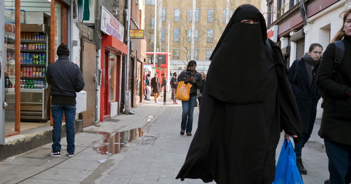 “Incidentes islamofóbicos aumentaron en un 375 % en el Reino Unido tras comentarios de Johnson” 
