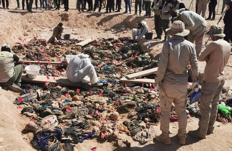 الحشد الشعبي يعثر على "مقبرة جماعية" تضم رفات 15 مجهولاً في القائم