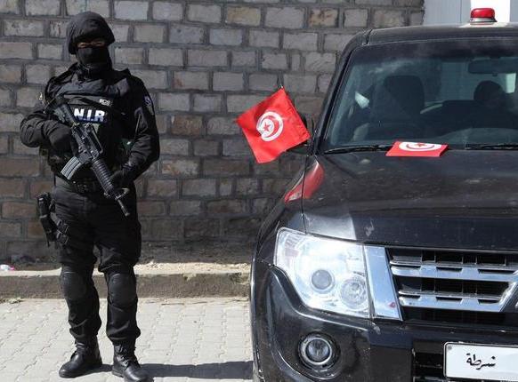 الشرطة التونسية تعتقل منفذ "عملية طعن" استهدفت رجل أمن