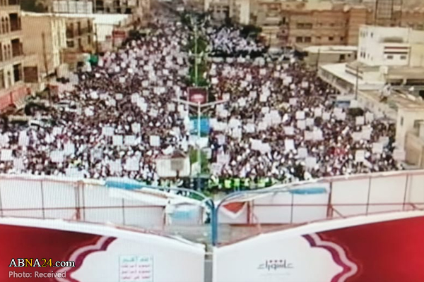 تقریر مصور/ حضور جماهيري واسع في العاصمة اليمنية بمناسبة اليوم العاشر لاستشهاد الامام الحسين (ع)