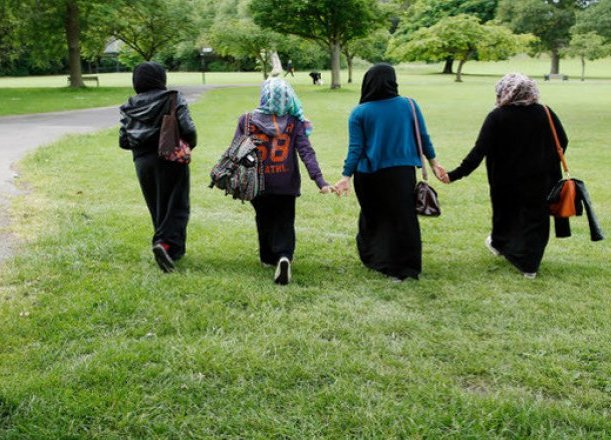 مقترح لـ "حظر الحجاب" بثانويات النمسا بعد منعه بالابتدائي