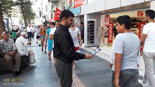 تقرير مصور/ نشطاء تجمع "من هو الحسين (ع)؟" يوزعون الماء في مدينة "انتاليا" التركية