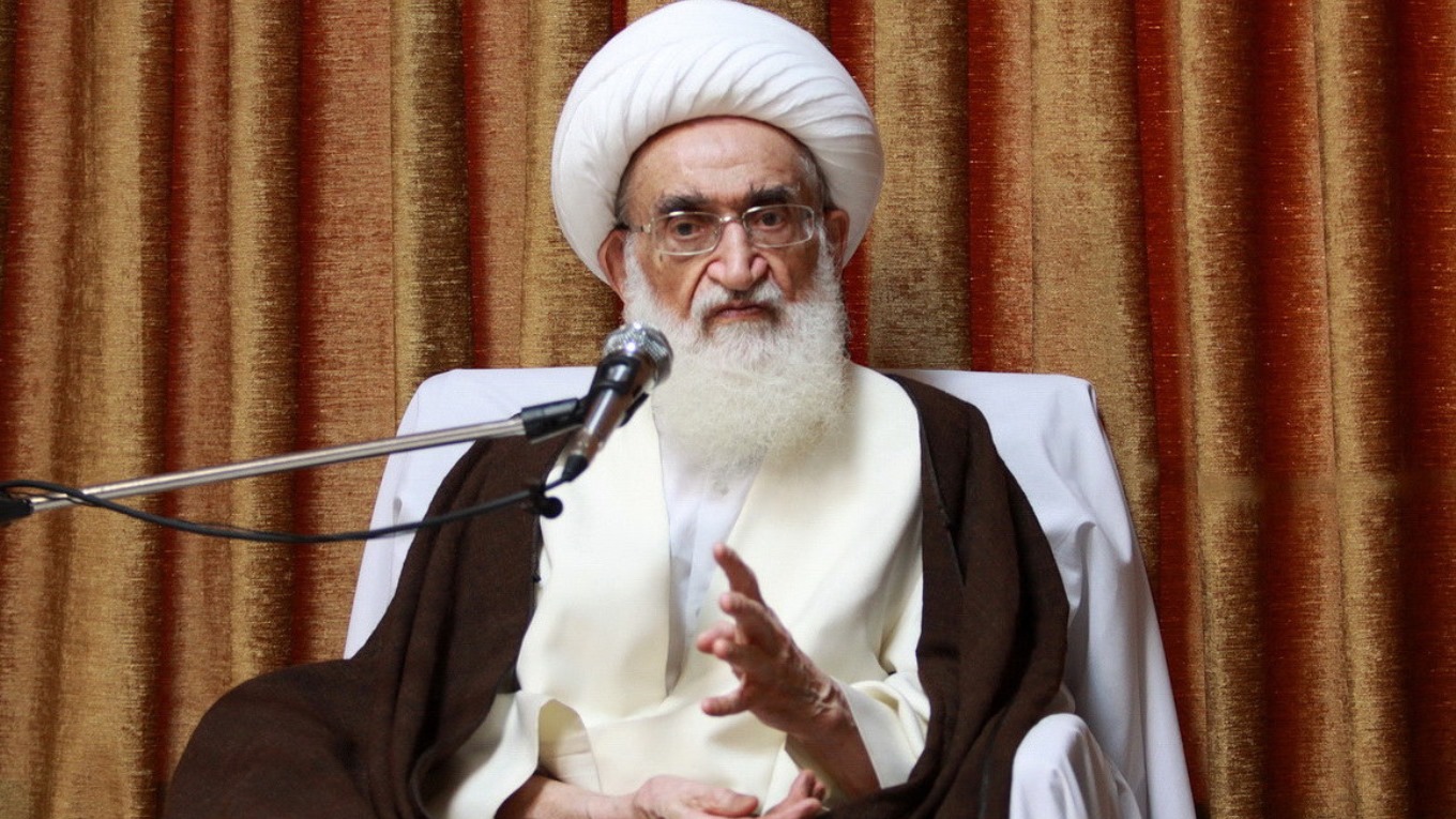 آیت الله نوری همدانی: علماء معاشرہ میں سیاسی و سماجی سرگرمیاں انجام دیں | قم سے مھاجرت ضروری
