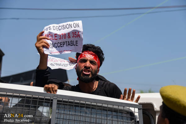 Photos: Indian forces detain Imam Hussein's mourners in Kashmir