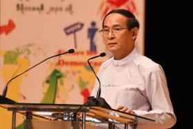 လူမ်ိဳးေရးျပႆနာႏွင့္ စိတ္ဝမ္းကြဲျပားမႈသည္ ဒီမိုကေရစီရွင္သန္ေရးကို အတားအဆီးျဖစ္ေစ၍ သတိျပဳရန္ ႏိုင္ငံေတာ္သမၼတေျပာၾကား