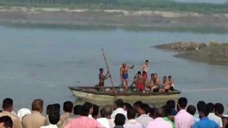 گوداوری ندی میں کشتی غرق آب ، بارہ افراد ہلاک متعدد لاپتہ