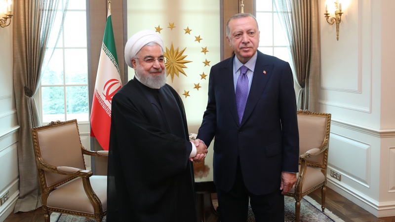 イラン・トルコ両首脳が会談