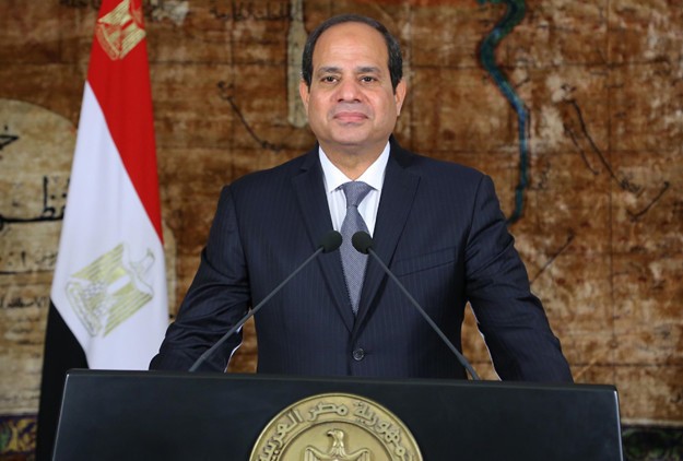 وسم جديد يجتاح مواقع التواصل في مصر.."الشعب يريد إسقاط النظام"