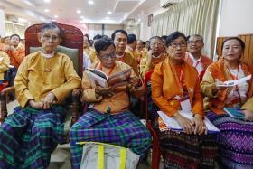 ၫြန္႔ေပါင္းအစိုးရပံုစံ မလိုလားေၾကာင္း ဒီခ်ဳပ္အစည္းအေဝးသဘာပတိေျပာ