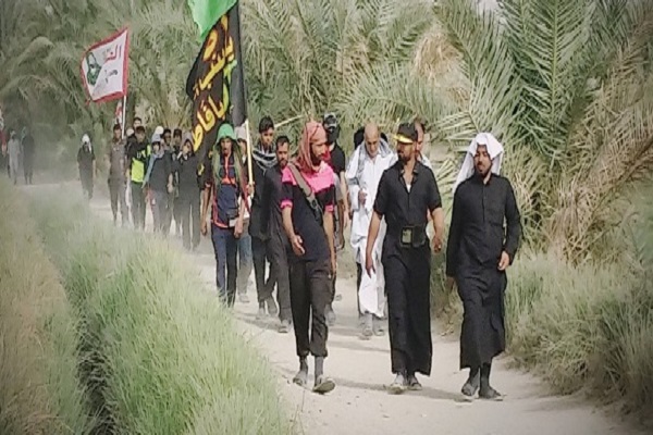 Die erste Arbain-Pilgergruppe zieht von Süden des Irak nach Karbala