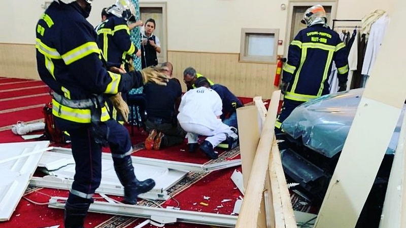 Атака на автомобиле на мечеть на востоке Франции 