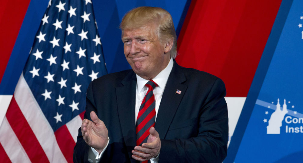 Como um telefonema poderia causar impeachment de Trump e qual seria efeito sobre o Brasil?