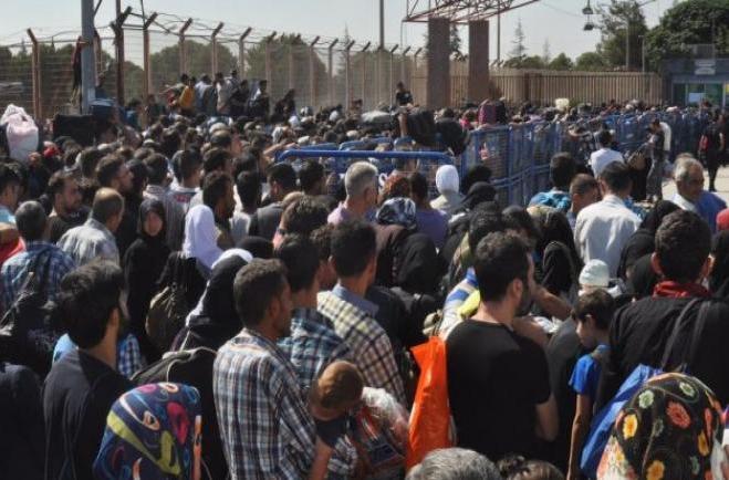 حميميم تطالب الجيش التركي تأمين "عودة اللاجئين" لادلب