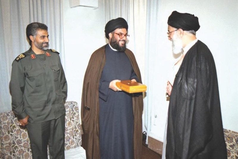 لقاء بين الإمام الخامنئي والسيد نصرالله واللواء سليماني+(صورة)