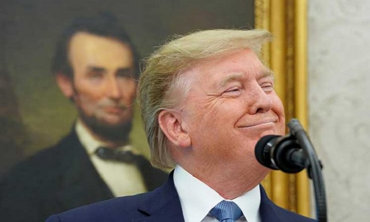  Trump suspend par décret le permis d’entrée américain aux autorités de l’Iran et du Venezuela