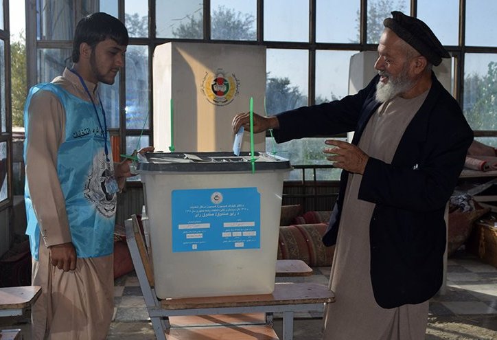 انتخابات أفغانستان.. تقدم "عبد الله" على الرئيس "أشرف غني"