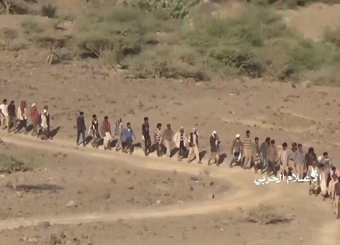 جندي سعودي "بلل سرواله" لحظة أسره باليمن + (صور)