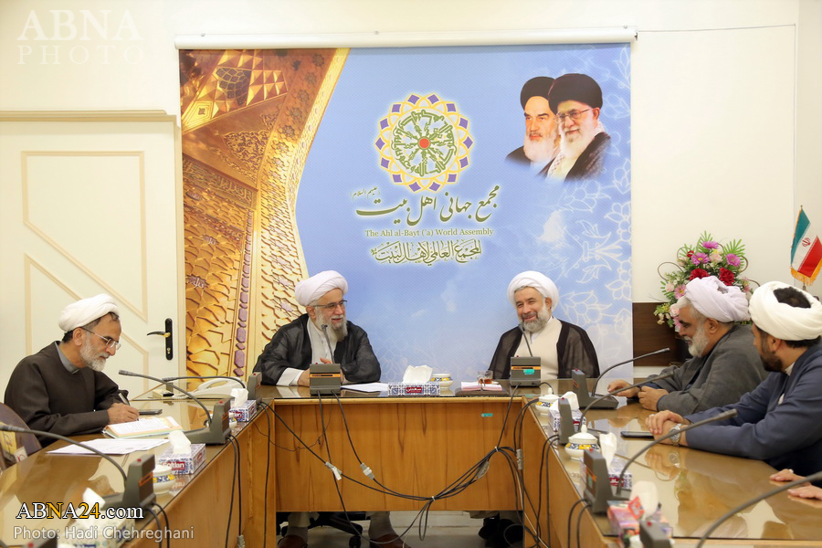 Photos: L'ayatollah Ramezani rencontre le directeur de l'Université internationale al-Mustafa