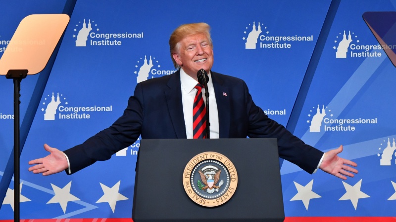 Трамп: Стрелять по ногам мигрантов