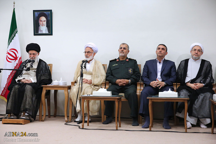 تقرير مصور/ مسؤولو مؤتمر الشهداء الوطني يلتقون قائد الثورة الاسلامية 