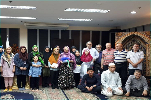 Perempuan Filipina Memeluk Islam