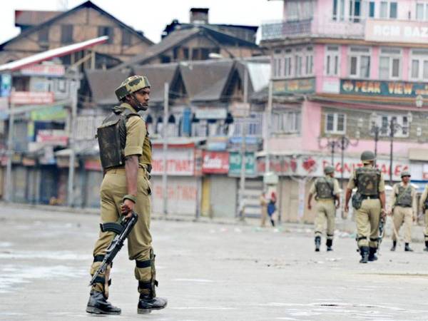 India Tarik Balik Larangan Perjalanan Ke Kashmir