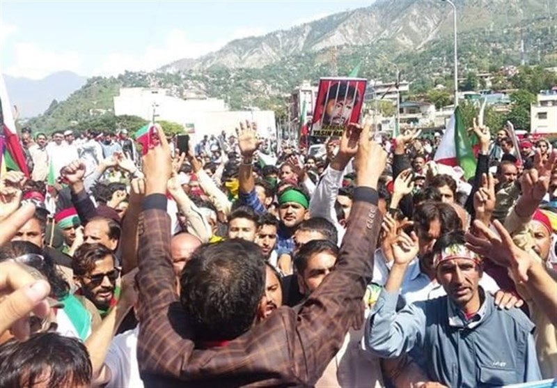  آزادی مارچ: مظاہرین کا ایل او سی جانے کا اعلان / نہیں جانے دیں گے، پاکستان سیکیورٹی فورسز