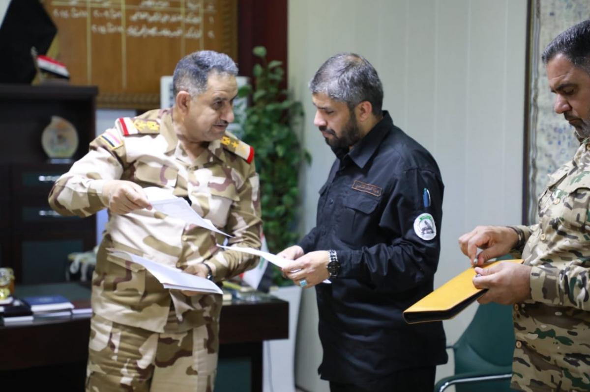 فرقةُ العبّاس (ع) القتاليّة تجتمع مع قيادة عمليّات الفرات الأوسط لمناقشة تأمين زيارة الأربعين