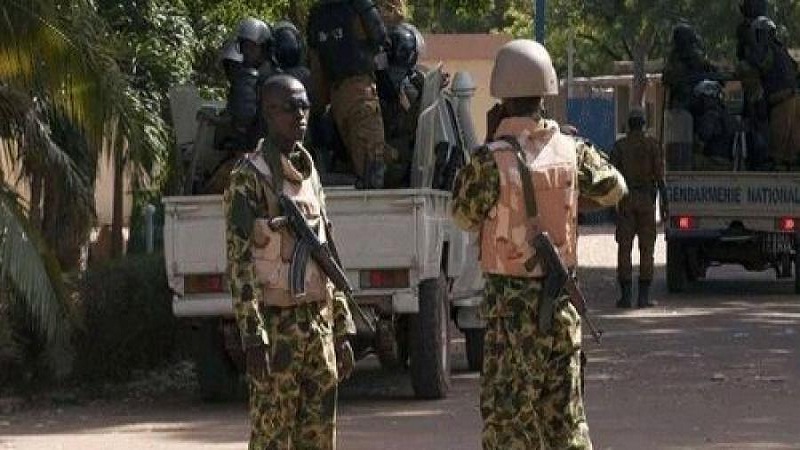 مسلحون يقتلون نحو 15 شخصا في هجوم على مسجد شمال بوركينا فاسو