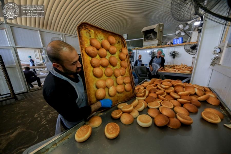 العتبة العلوية تجهز مواقع الضيافة بالآلاف الوجبات الغذائية المتنوعة يومياً+(صور)