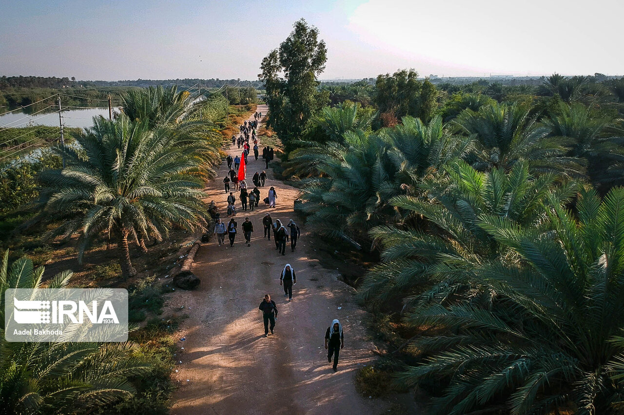 Photos: Arbaeen pilgrimage via "Tarigh al-Ulama" path