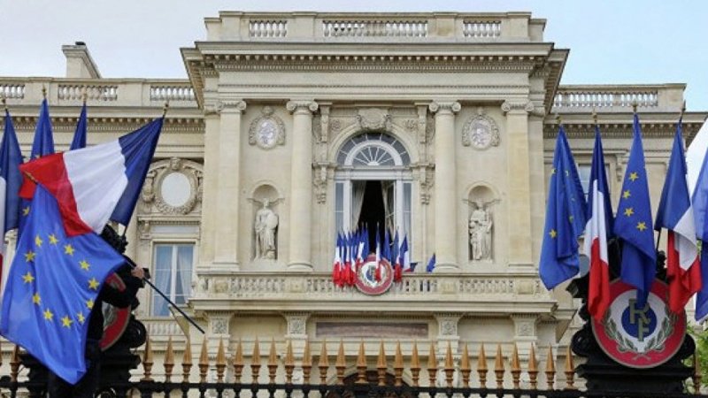 Франса да Түркийәйә силаһ ихраҹыны дайандырды