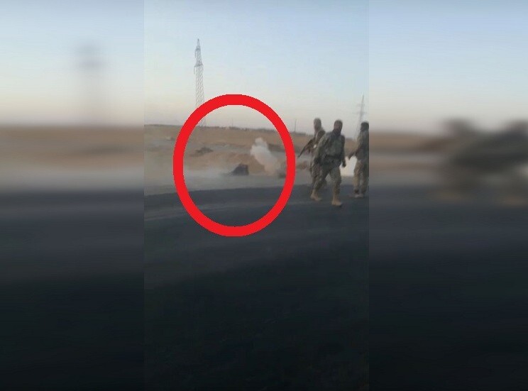 فيديو / فصائل مسلحة سورية موالية لتركيا تعدم ميدانيا أشخاصا من الإدارة الذاتية الكردية