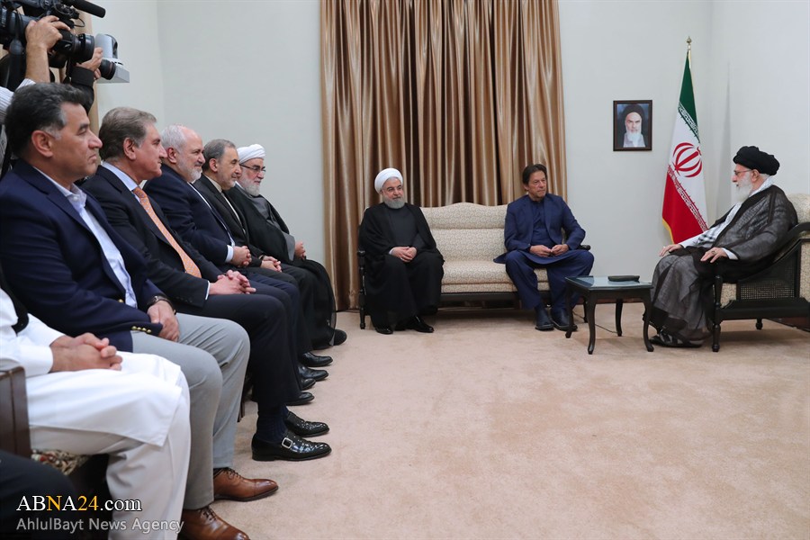 قائد انقلاب اسلامی سے عمران خان کی ملاقات میں؛ اگرکسی نے ایران کے خلاف جنگ شروع کی تو بلاشبہہ اسے اپنے کیے پر پشیمان ہونا پڑے گا