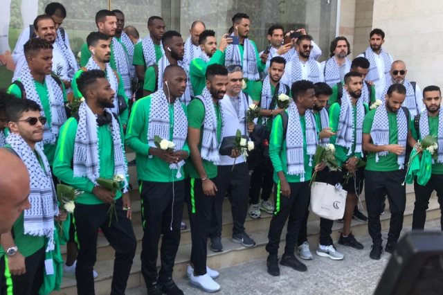 منتخب السعودية يثير غضب الفلسطينيين في الأقصى.. والاحتلال الاسرائيلي يدافع