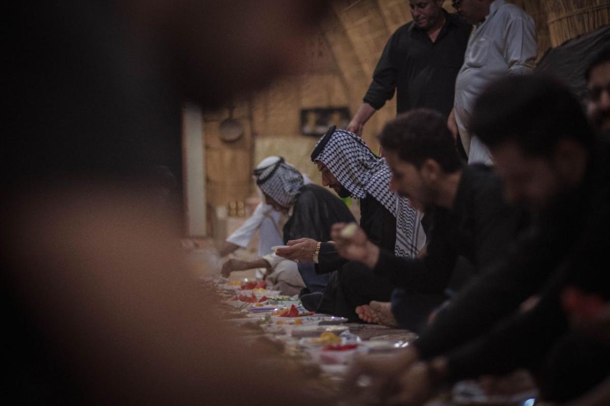 مضيفُ القصب السومريّ أحدُ عناوين الكرم الحسينيّ الجنوبيّ+(صور)
