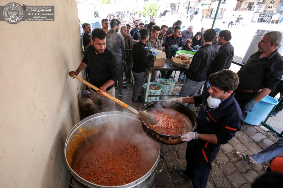 مضيف العتبة العلوية يقدم 750 ألف وجبة لزوار أربعينية الامام الحسين(ع) يتم توزيعها يومياً+(صور)