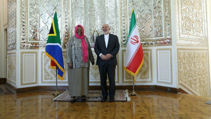 イラン外相、「ヨーロッパは核合意内の責務履行能力なし」