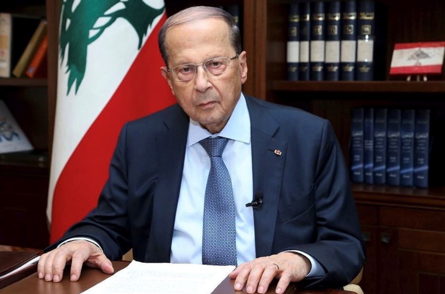 الرئيس اللبناني يوجه رسالة عاجلة للشعب وسط تصاعد الاحتجاجات