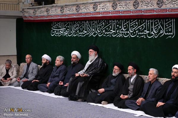 قائد الثورة خلال أربعينية الامام الحسين(ع): انتهاج طريق الحق يؤدي الى اصلاح البلاد والعالم+(صور)